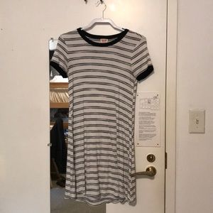 Short sleeve casual dress